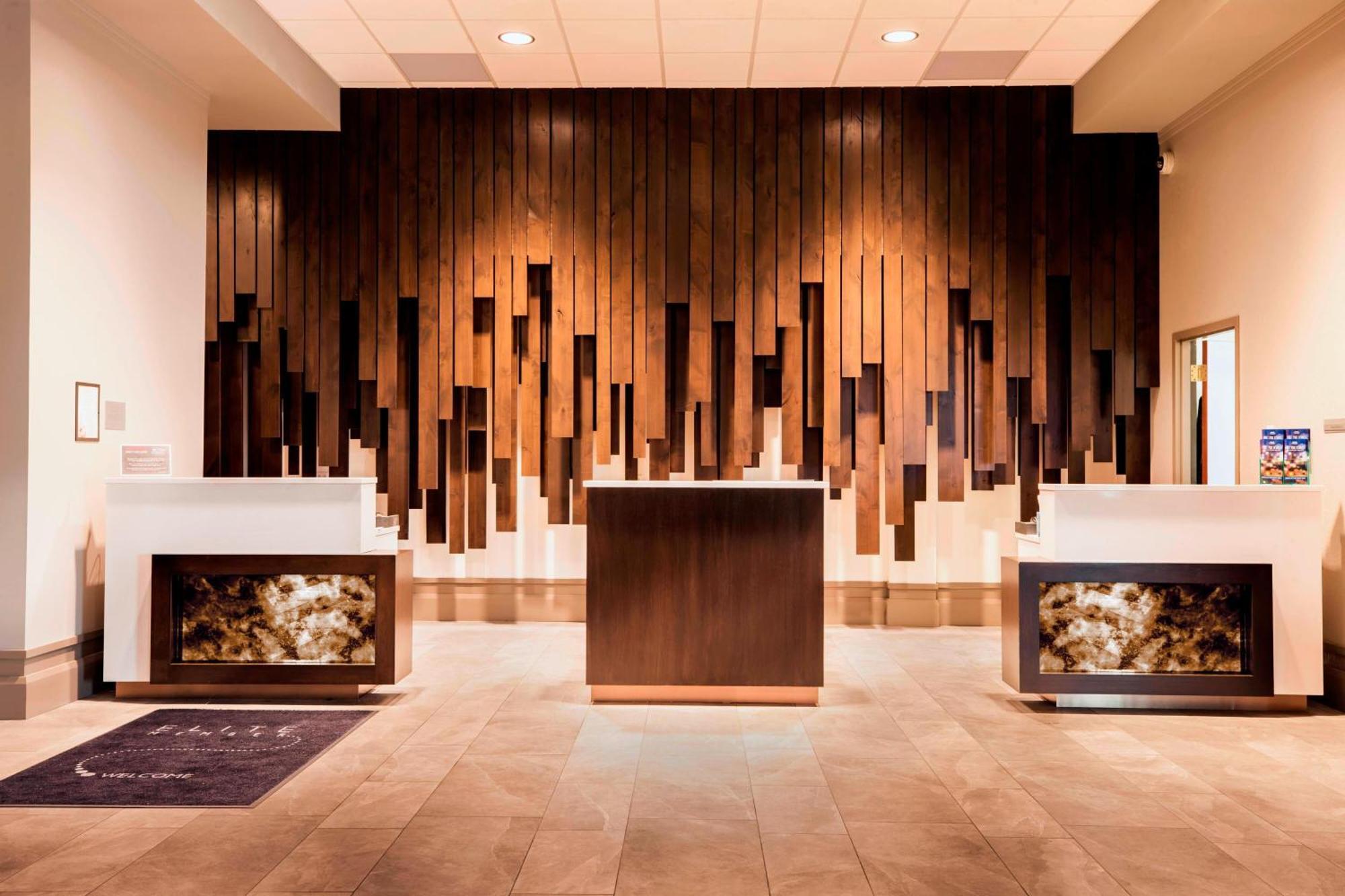 Delta Hotels By Marriott Fargo Exterior foto