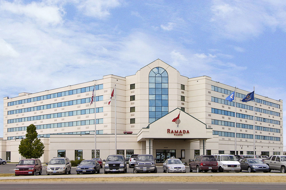 Delta Hotels By Marriott Fargo Exterior foto